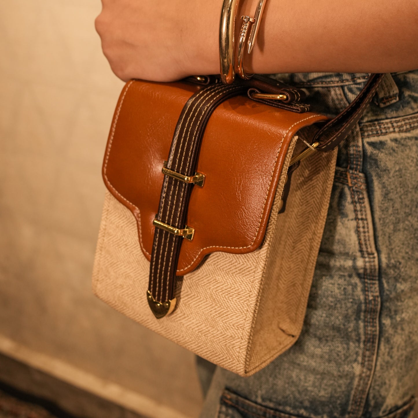 The Rust & Cream Crossbag