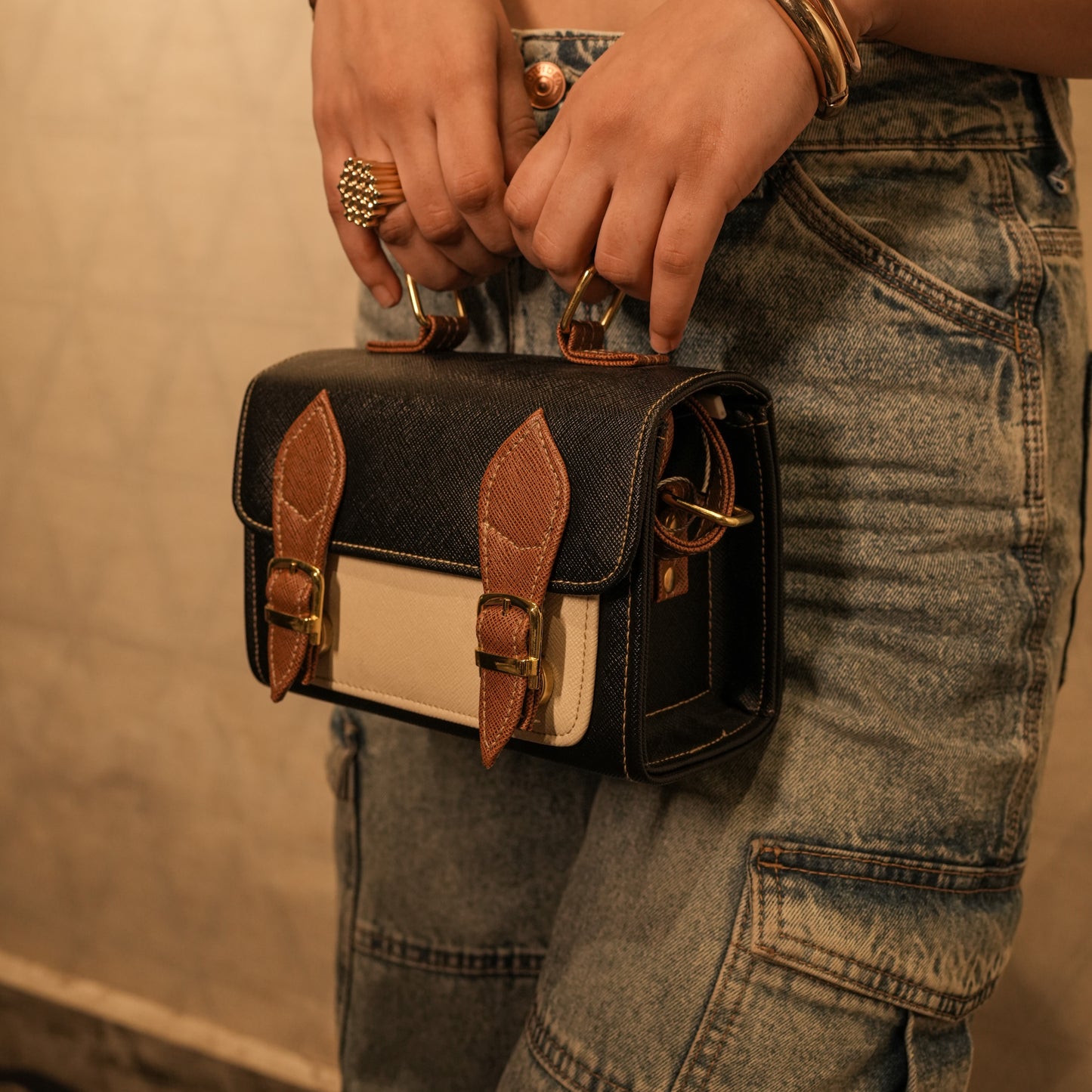 Vintage Clasp Crossbody