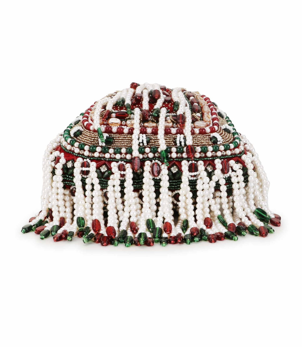 Tradition Draped in Pearls – A Royal Statement